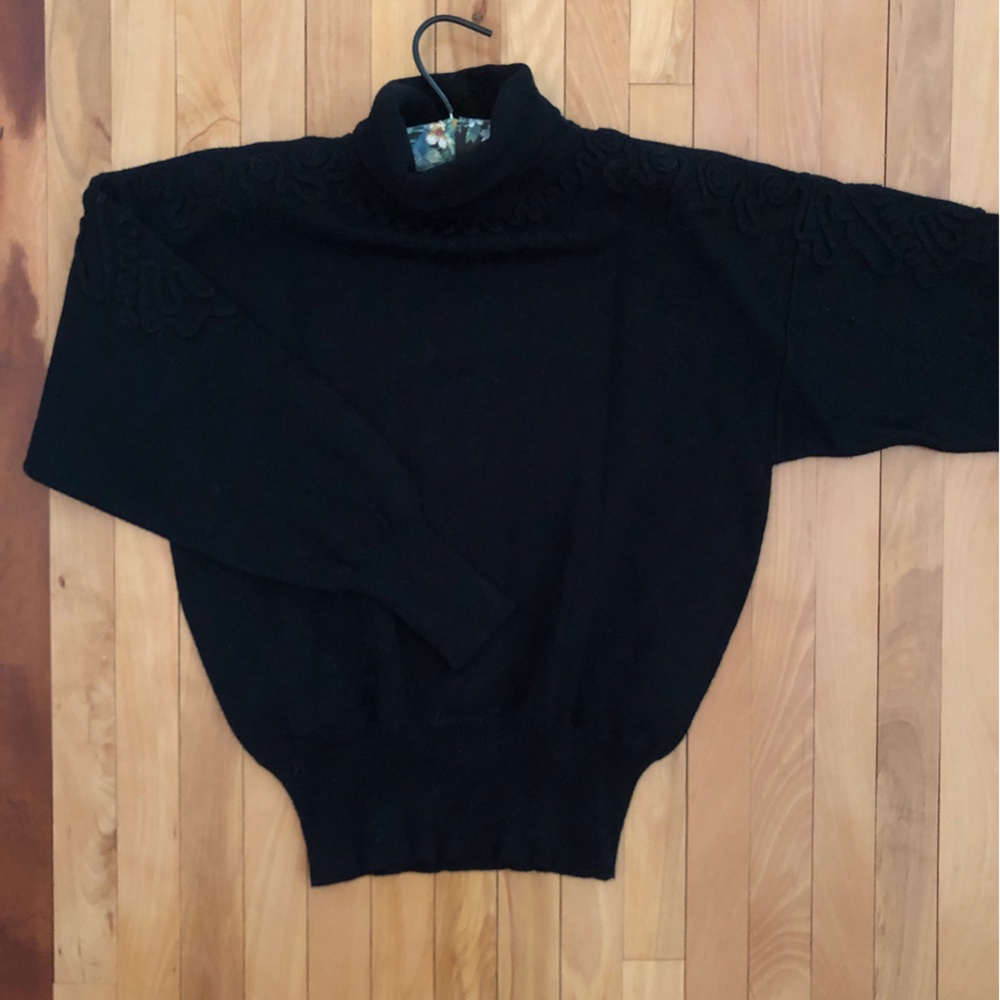 Vintage appliqué apres ski sweater